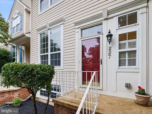 Wilmington, DE 19808,227 CAYMAN CT