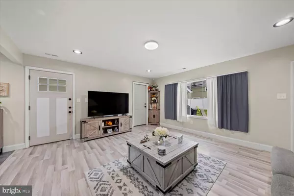 Willingboro, NJ 08046,17 BALLAD LN