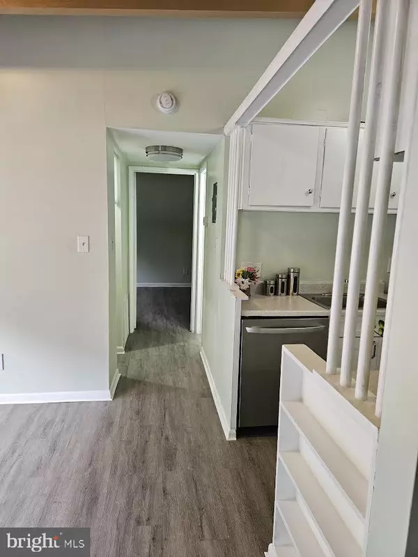 Annandale, VA 22003,7723 DONNYBROOK CT #205
