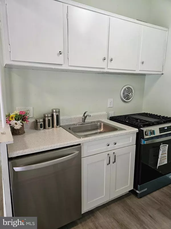 Annandale, VA 22003,7723 DONNYBROOK CT #205