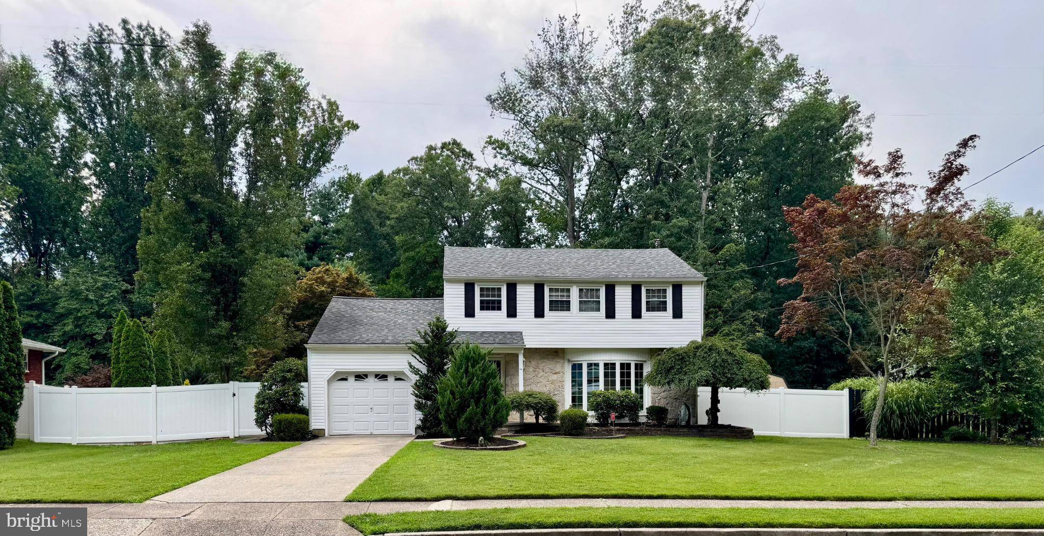 4 RIVER BIRCH RD, Turnersville, NJ 08012