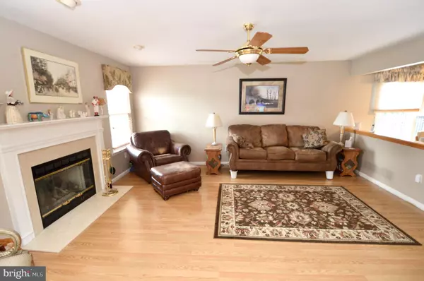 Delran, NJ 08075,8 TOBY WELLS CT