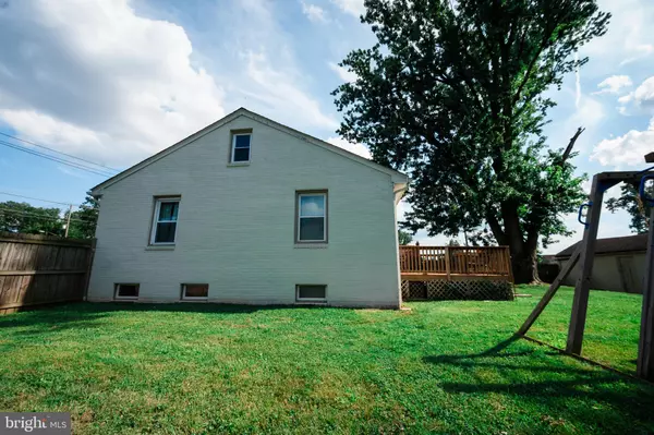 Gaithersburg, MD 20877,402 DOGWOOD DR