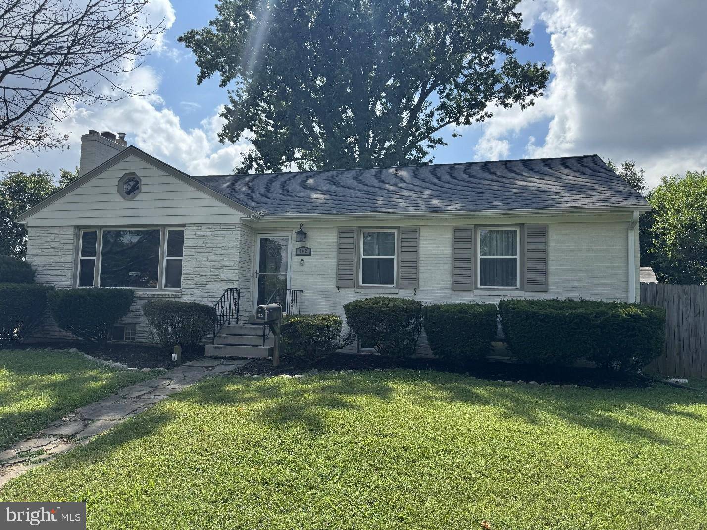 Gaithersburg, MD 20877,402 DOGWOOD DR