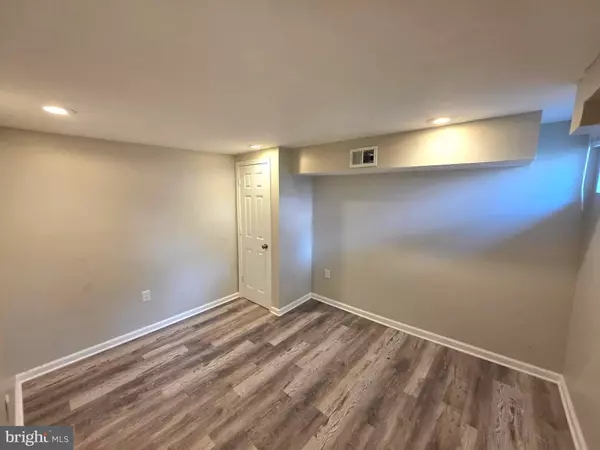 Baltimore, MD 21229,405 N LOUDON AVE