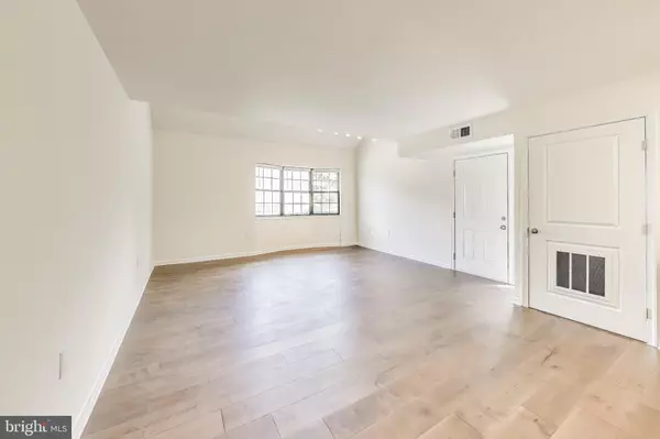 Washington, DC 20018,3044 PINEVIEW CT NE #3044