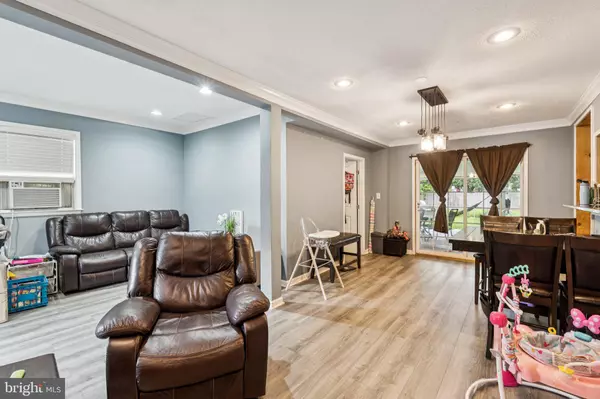 Sterling, VA 20164,805 N YORK RD