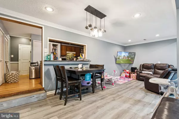 Sterling, VA 20164,805 N YORK RD