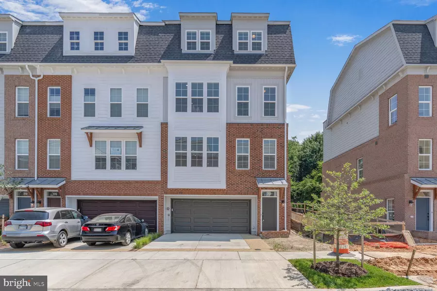 2550 FARMSTEAD DR, Rockville, MD 20850