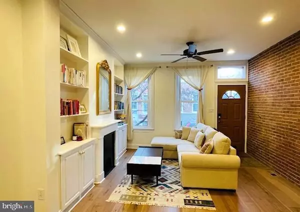 Philadelphia, PA 19130,882 N TAYLOR ST