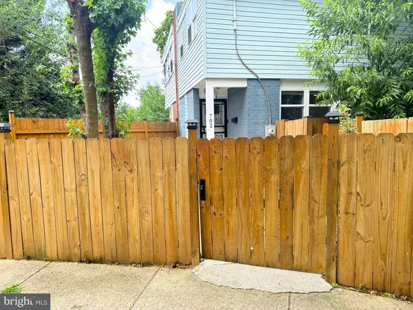 Washington, DC 20019,702 56TH PL NE