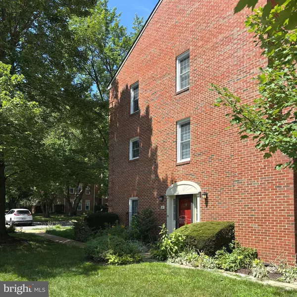 Arlington, VA 22204,2 S MANCHESTER ST S