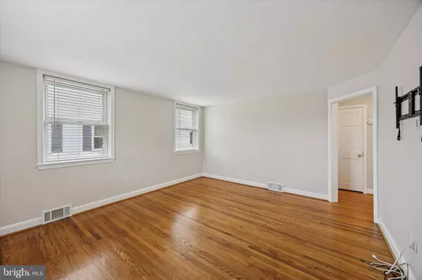 Broomall, PA 19008,17 HAWTHORNE RD