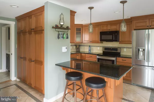 Mifflinburg, PA 17844,101 CHESTNUT ST