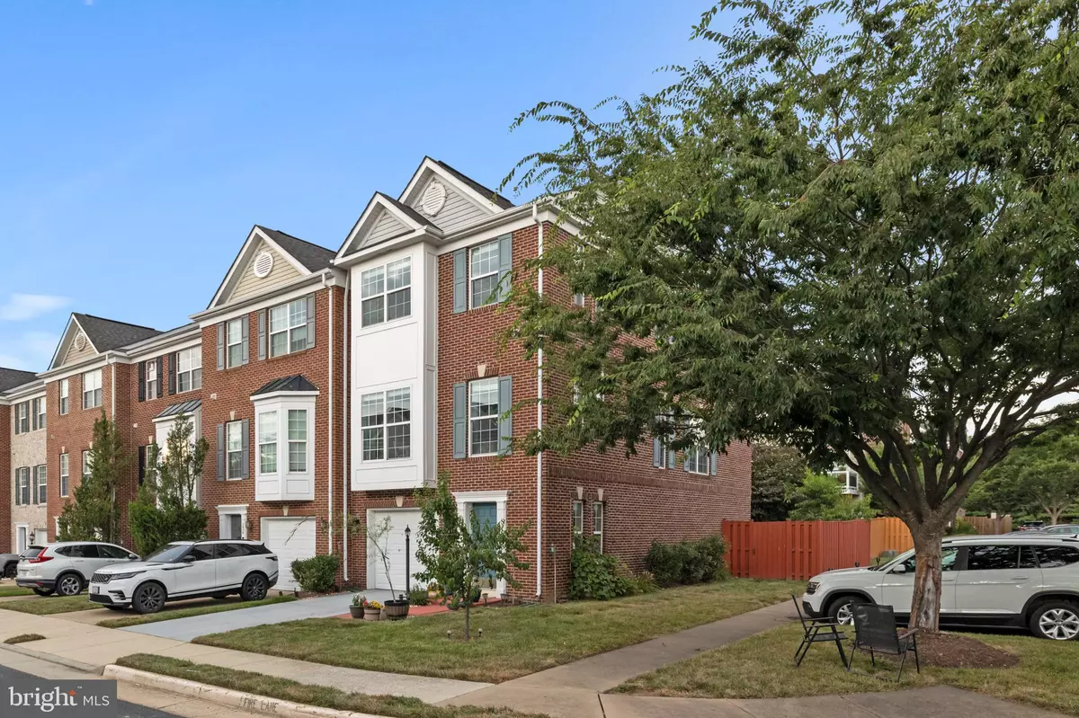 Leesburg, VA 20175,236 HAWKS VIEW SQ SE