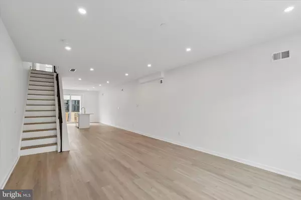 Philadelphia, PA 19134,3077 SALMON ST