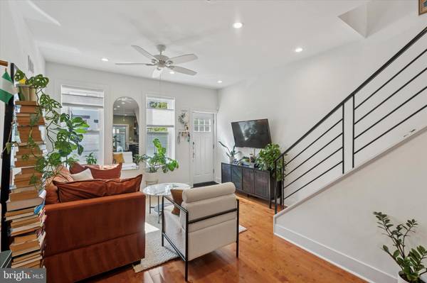 Philadelphia, PA 19145,1723 S DORRANCE ST