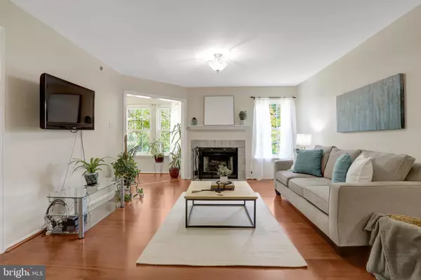 3315 WYNDHAM CIR #2235, Alexandria, VA 22302
