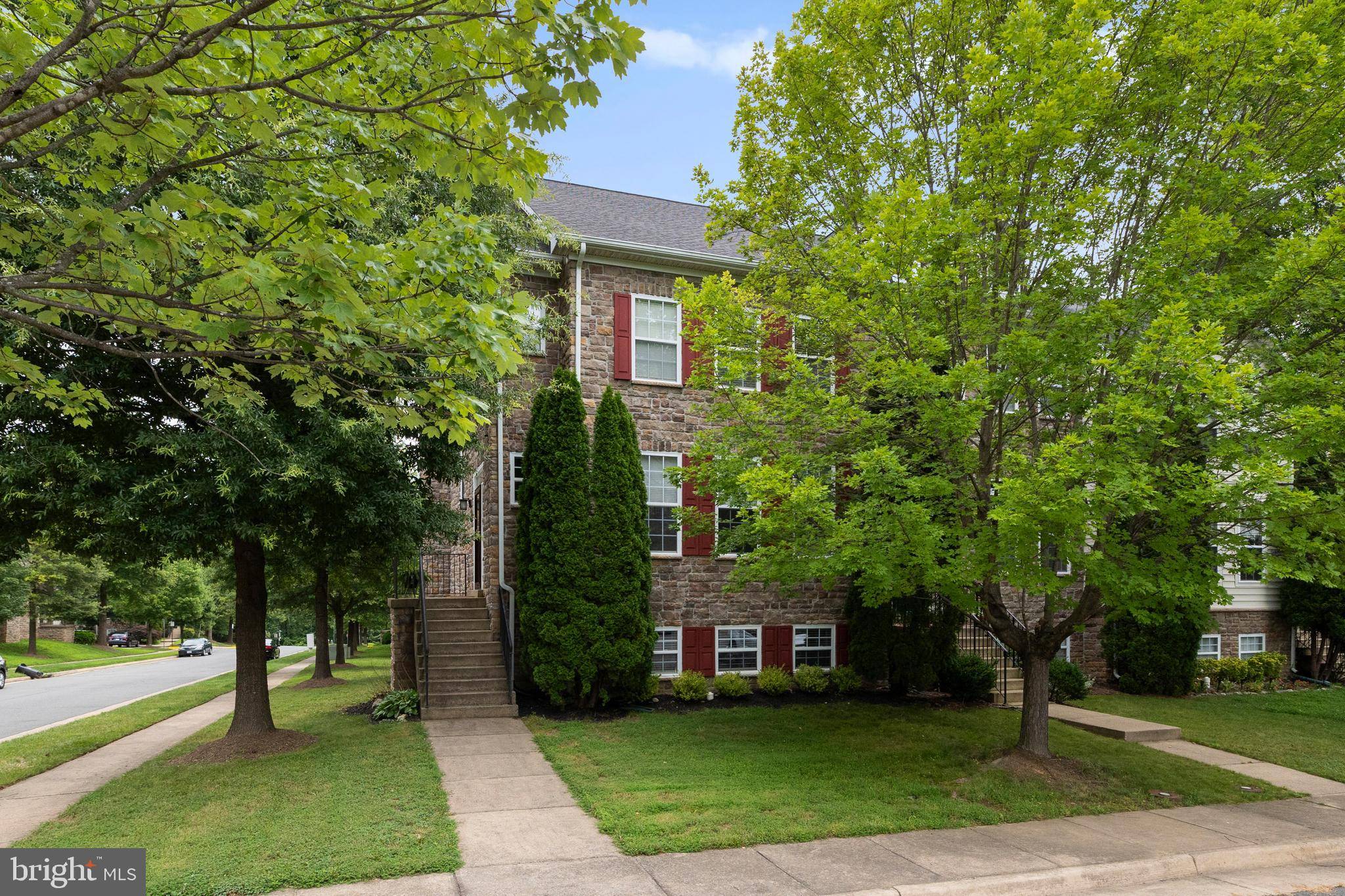 301 OXFORD GLEN CT, Purcellville, VA 20132
