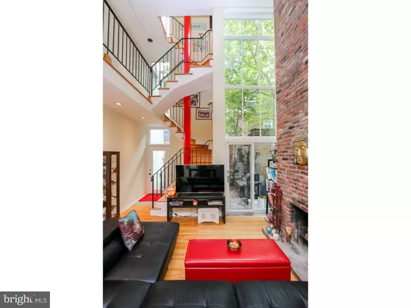 Philadelphia, PA 19107,1214 PINE ST