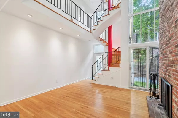Philadelphia, PA 19107,1214 PINE ST