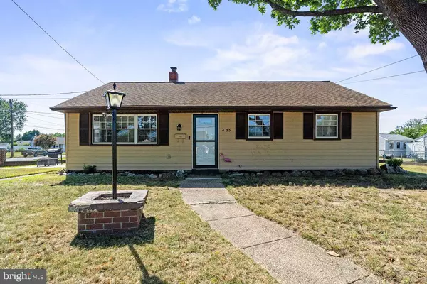 435 FLANDERS RD, Bellmawr, NJ 08031