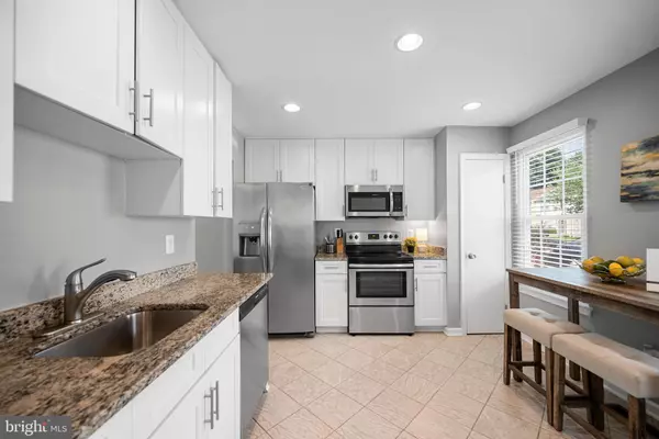 Lorton, VA 22079,8220 STATIONHOUSE CT