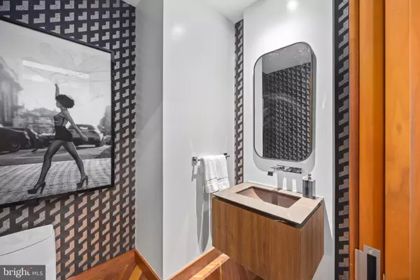 Baltimore, MD 21202,300 INTERNATIONAL DR #1906