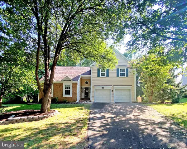 6454 WOODMERE PL, Centreville, VA 20120