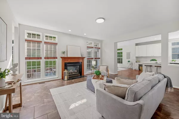 Alexandria, VA 22315,7016 CLIFTON KNOLL CT