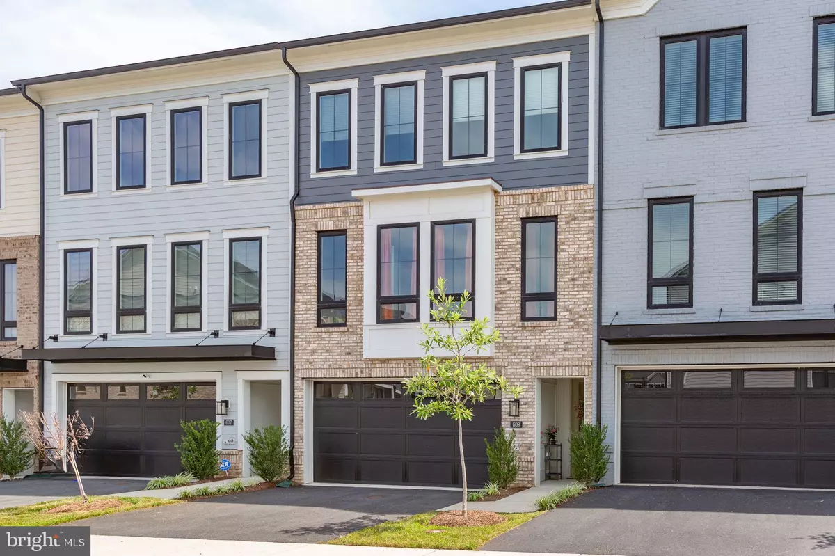 Woodbridge, VA 22191,609 ANGELFISH WAY