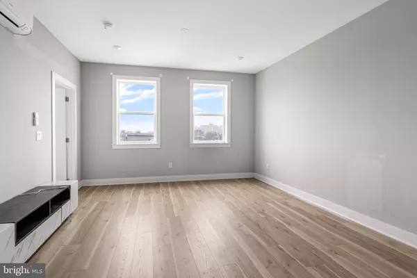 Philadelphia, PA 19139,5232 WALNUT ST #3R