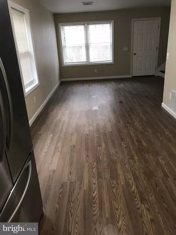 Red Bank, NJ 07701,3 CEDAR CROSSING