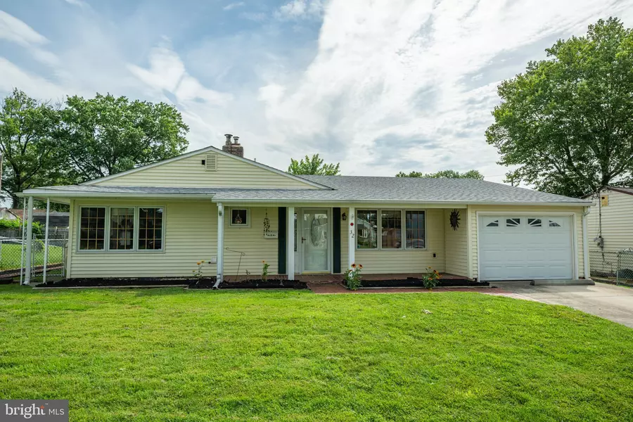 32 GAPING ROCK RD, Levittown, PA 19057