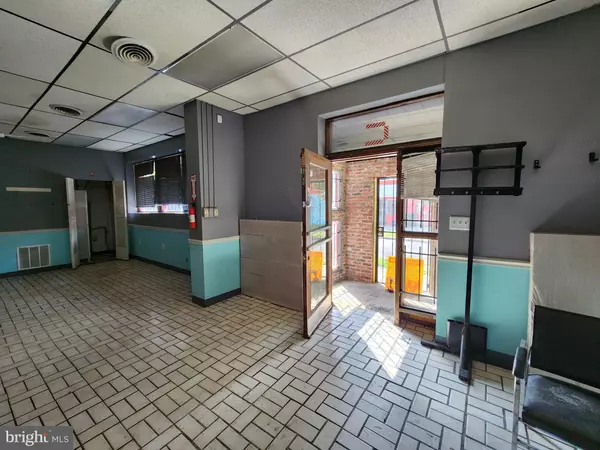 Baltimore, MD 21217,2421 REISTERSTOWN RD