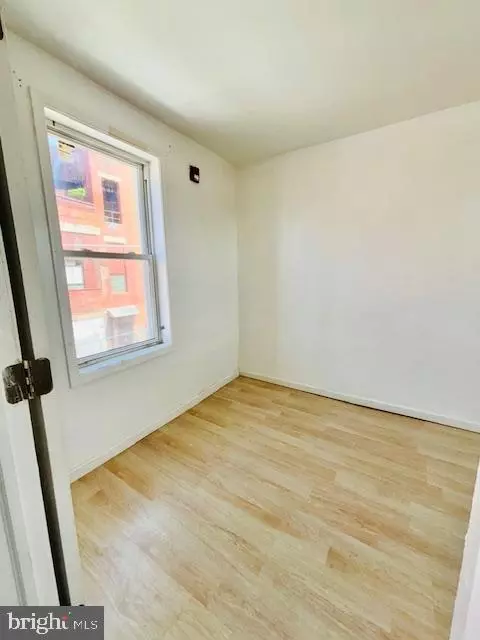 Philadelphia, PA 19140,240-42 W GLENWOOD AVE #3RD FL