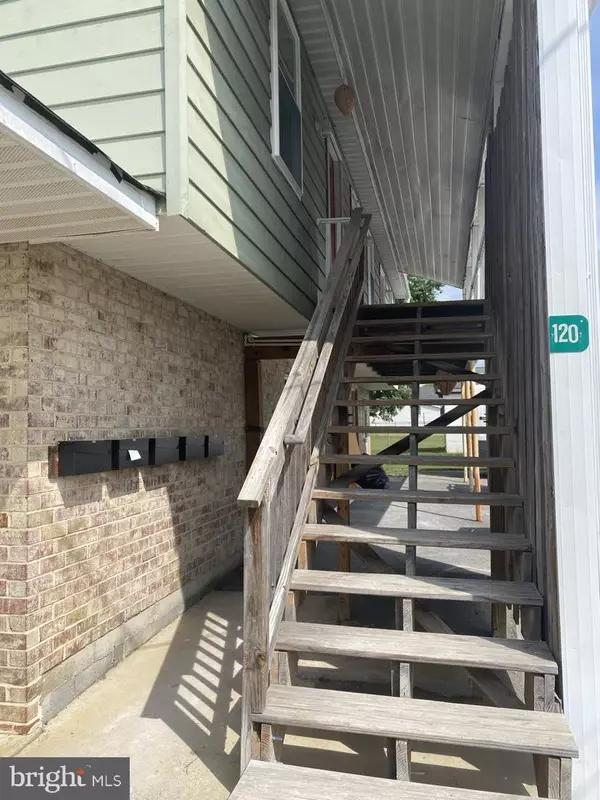 Ranson, WV 25438,120 W 4TH AVE #5
