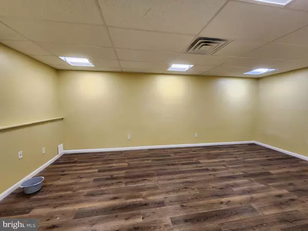 Baltimore, MD 21217,2423-25 REISTERSTOWN RD