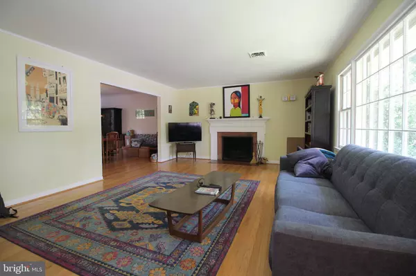 Falls Church, VA 22046,304 TIMBER LN