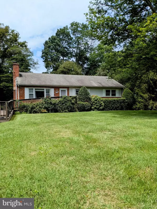Fairfax, VA 22032,4038 DOVEVILLE LN