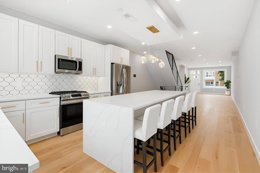 Philadelphia, PA 19125,2407 E BOSTON ST