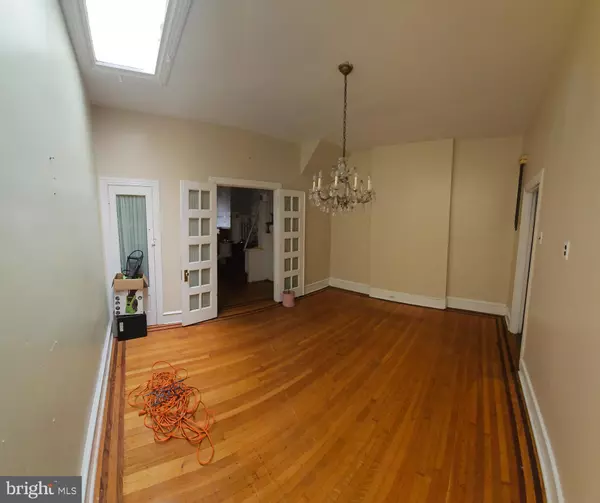 Philadelphia, PA 19140,2124 W ERIE AVE