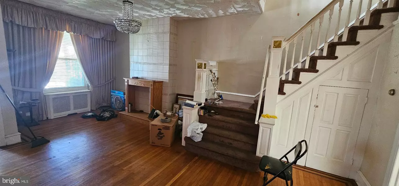 2124 W ERIE AVE, Philadelphia, PA 19140