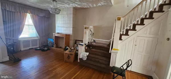 2124 W ERIE AVE, Philadelphia, PA 19140