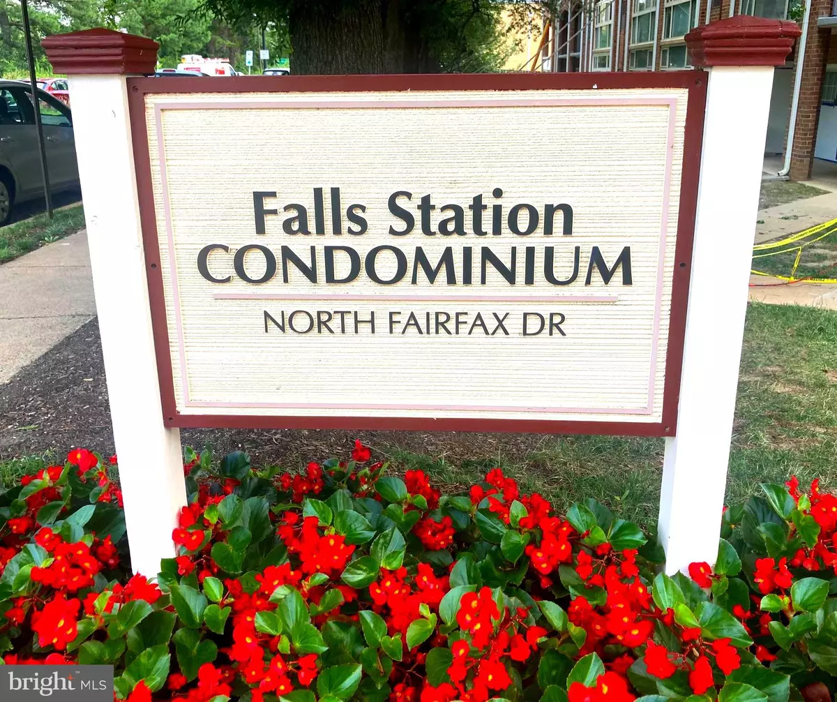 Arlington, VA 22213,6924 FAIRFAX DR #114