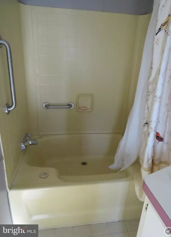 Pemberton, NJ 08015,10-D TARA DR