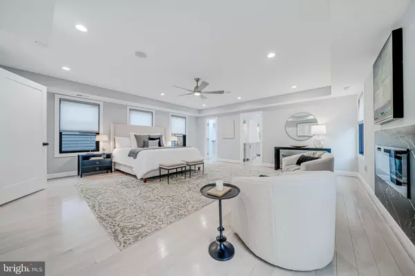 Arlington, VA 22201,729 N BARTON ST