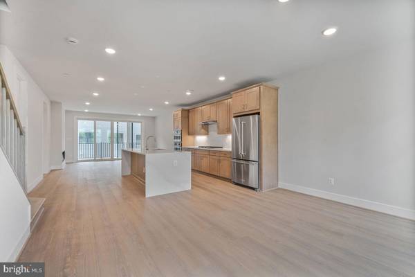 North Bethesda, MD 20852,6036 MONTROSE RD