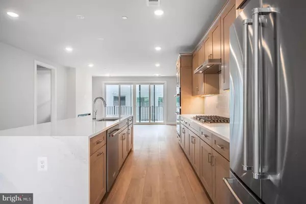 North Bethesda, MD 20852,6036 MONTROSE RD