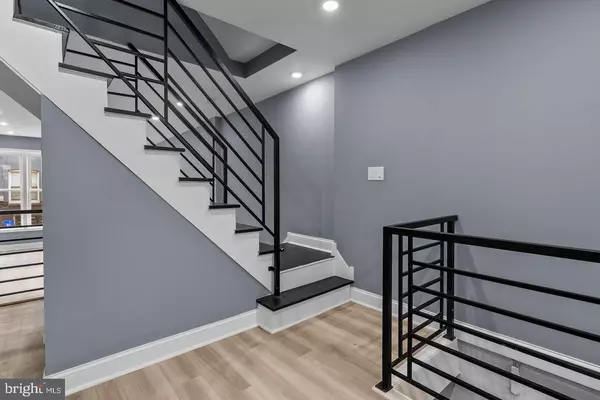 Philadelphia, PA 19121,2513 W OXFORD ST